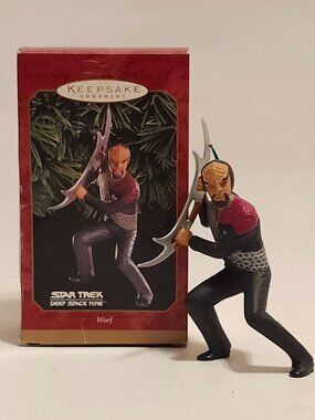 RETRO HALLMARK KEEPSAKE ORNAMENT STAR TREK DEEP SPACE NINE WORF 1999